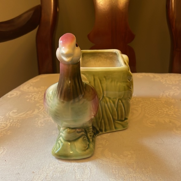 Vintage Hull Pottery USA 1961 pheasant planter with yellow flowers, EUC - Picture 3 of 12